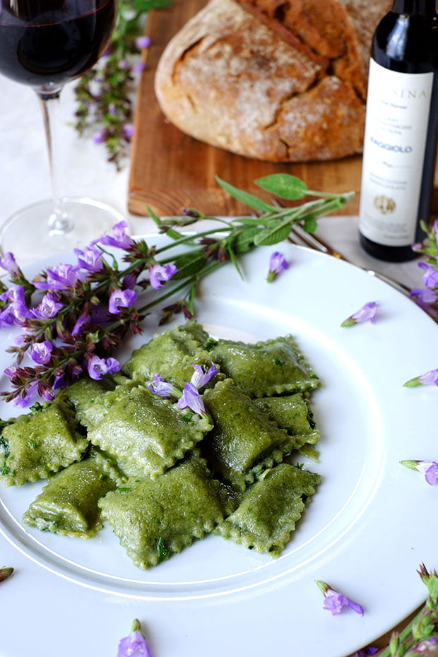 Ravioli verdi con ortica e patate 2